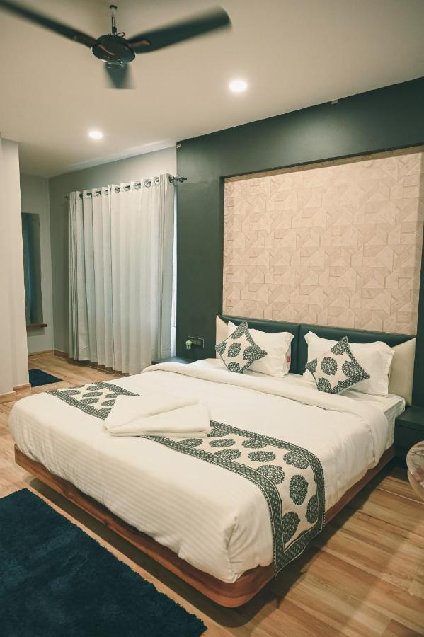 Empire Regency Hotel Guwahati Ngoại thất bức ảnh