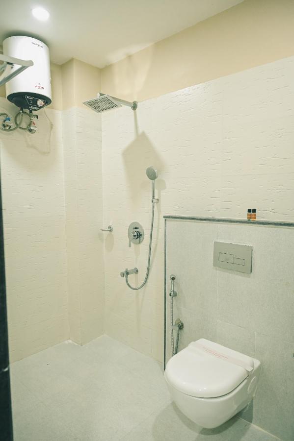 Empire Regency Hotel Guwahati Ngoại thất bức ảnh