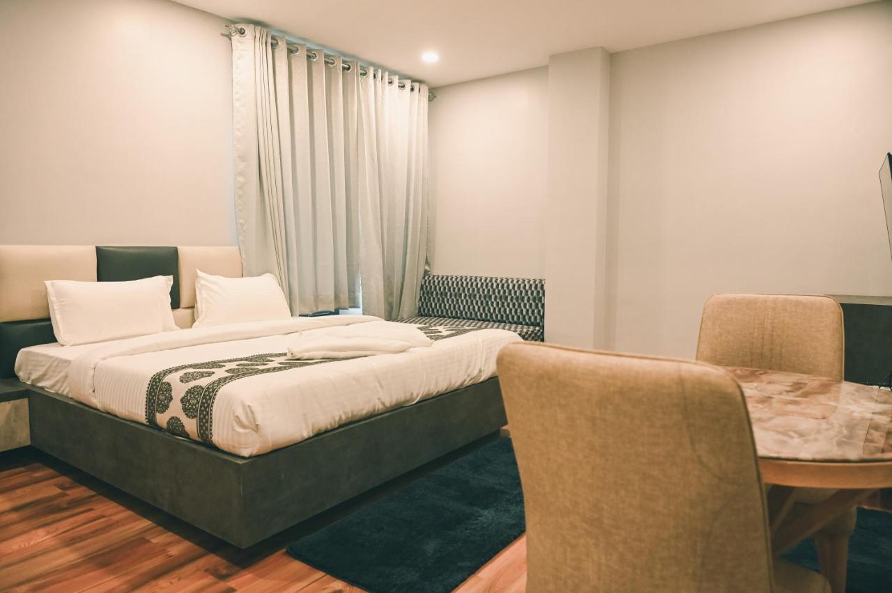 Empire Regency Hotel Guwahati Ngoại thất bức ảnh