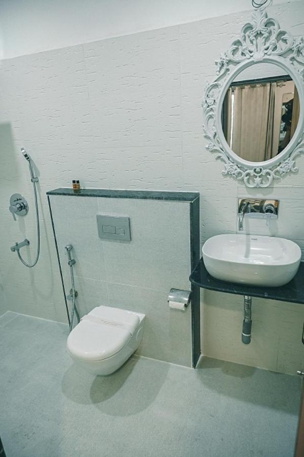 Empire Regency Hotel Guwahati Ngoại thất bức ảnh
