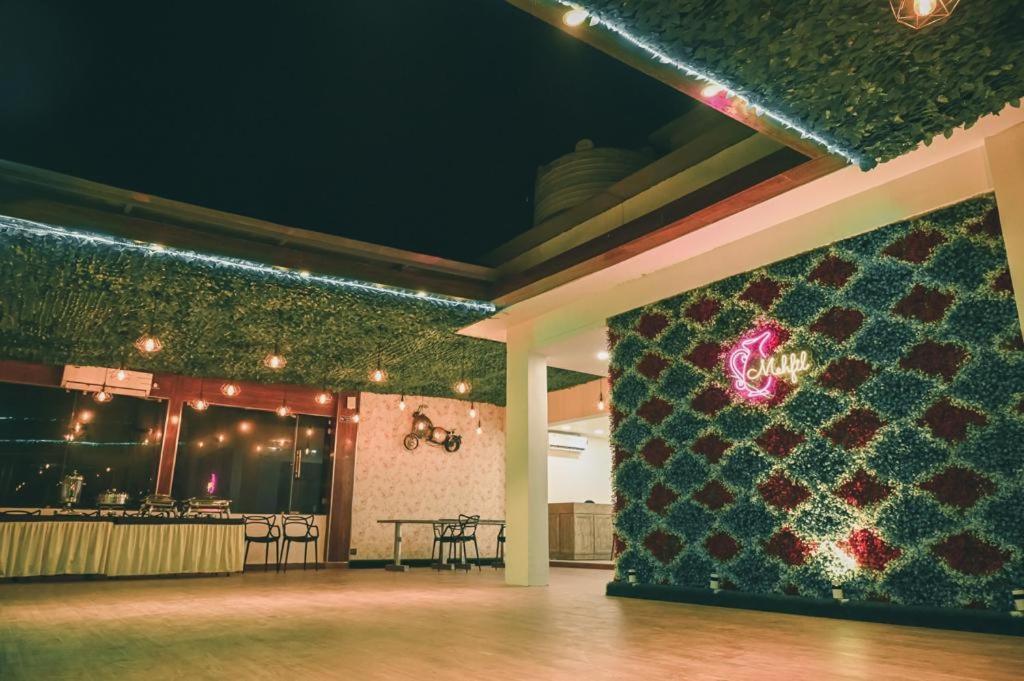 Empire Regency Hotel Guwahati Ngoại thất bức ảnh