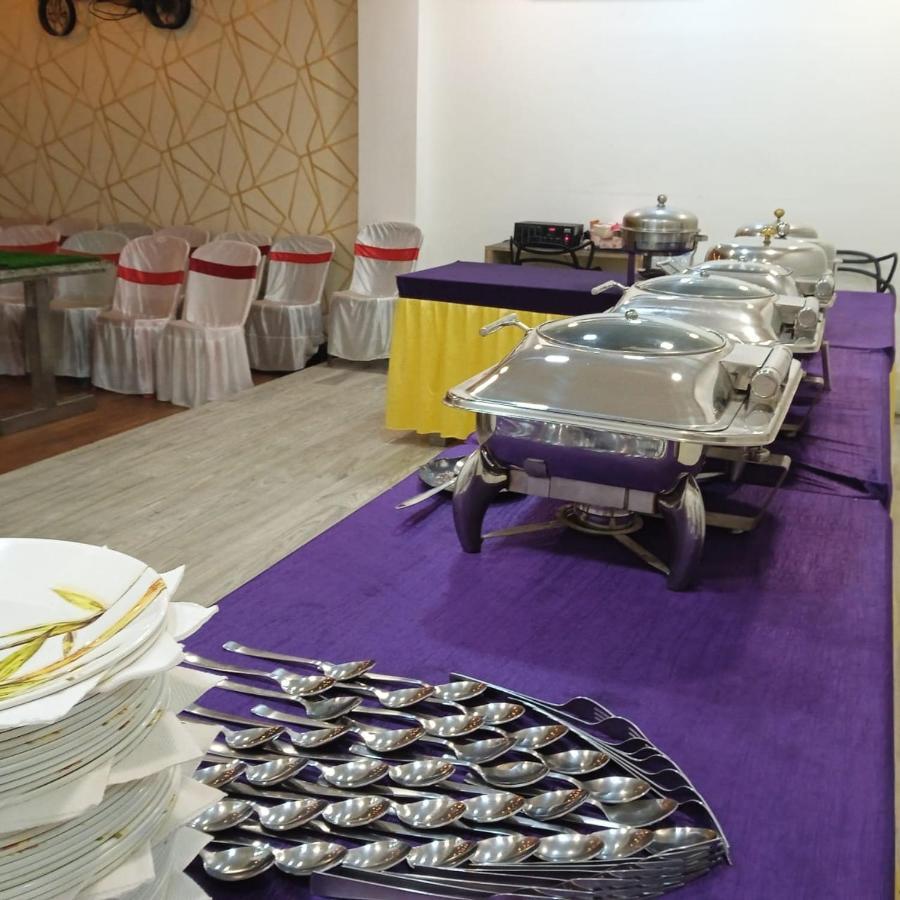 Empire Regency Hotel Guwahati Ngoại thất bức ảnh